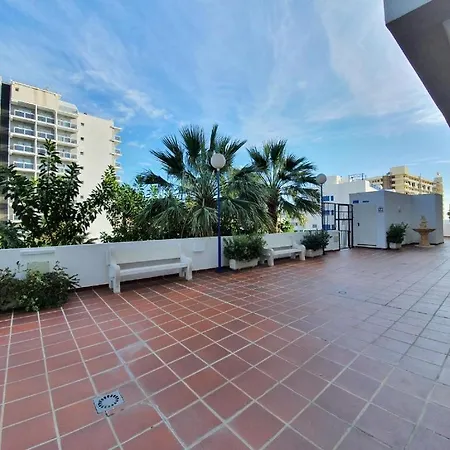 Con Parking Con Piscina Junto A La Playa Бенальмадена